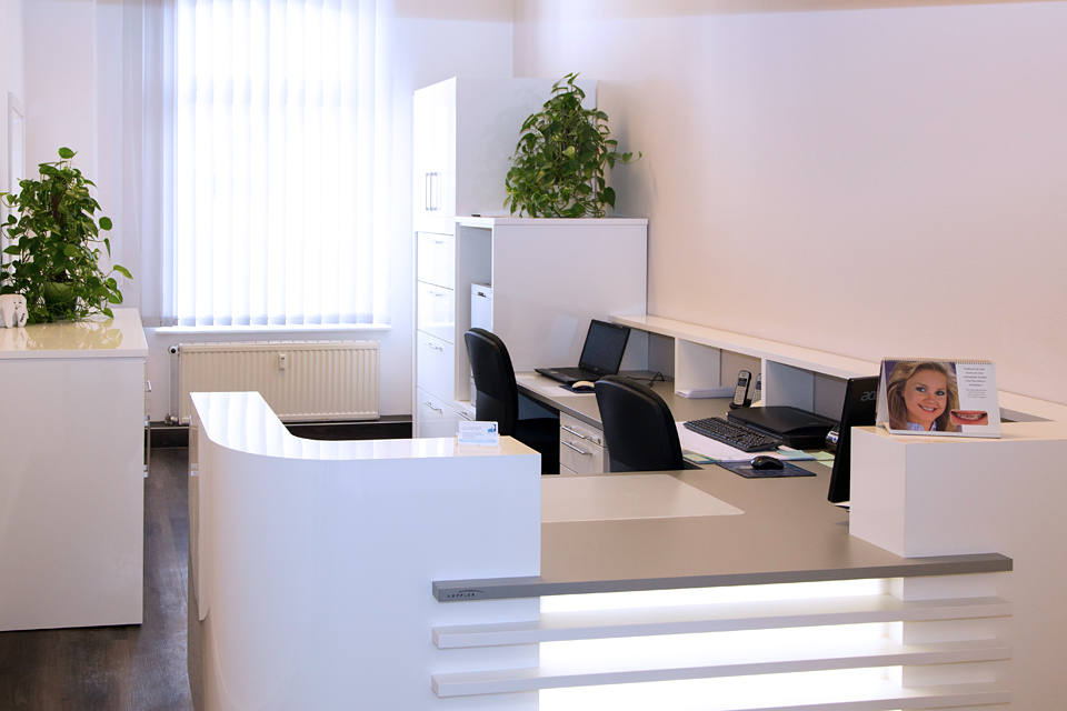 Empfang Fachpraxis für Kieferorthopädie Dr. med. dent. Jörg Tschierschke